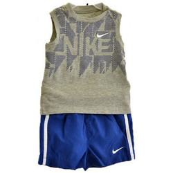 Odjeća Djeca Majice / Polo majice Nike Sportcompletinfantile Siva