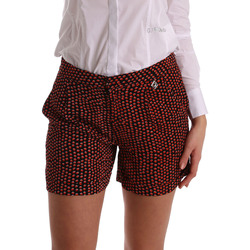 Odjeća Žene
 Bermude i kratke hlače Gaudi 73BD25209 Crna