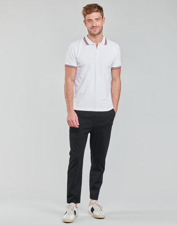 Odjeća Muškarci
 Hlače s pet džepova Calvin Klein Jeans LOGO WAISTBAND SEASONAL GALFOS Crna