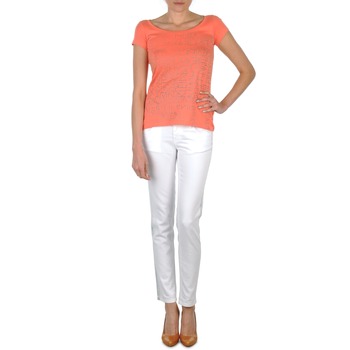 Odjeća Žene
 Slim traperice Calvin Klein Jeans JEAN BLANC BORDURE ARGENTEE Bijela