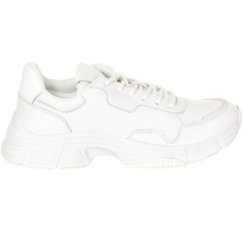 Obuća Muškarci
 Niske tenisice Calvin Klein Jeans B4F2104-WHITE Bijela