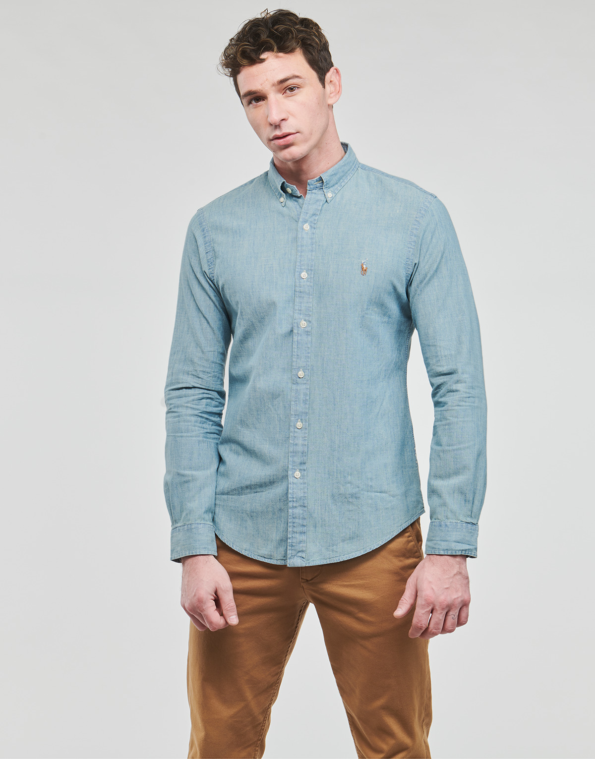 Odjeća Muškarci
 Košulje dugih rukava Polo Ralph Lauren CHEMISE COUPE SLIM EN DENIM Plava / Svijetla