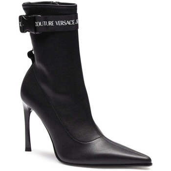 Obuća Žene
 Gležnjače Versace Jeans Couture  Crna