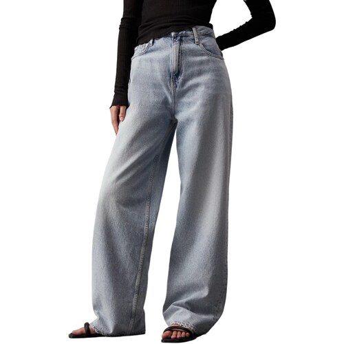 Odjeća Žene
 Traperice ravnog kroja Calvin Klein Jeans J20J223427 Plava