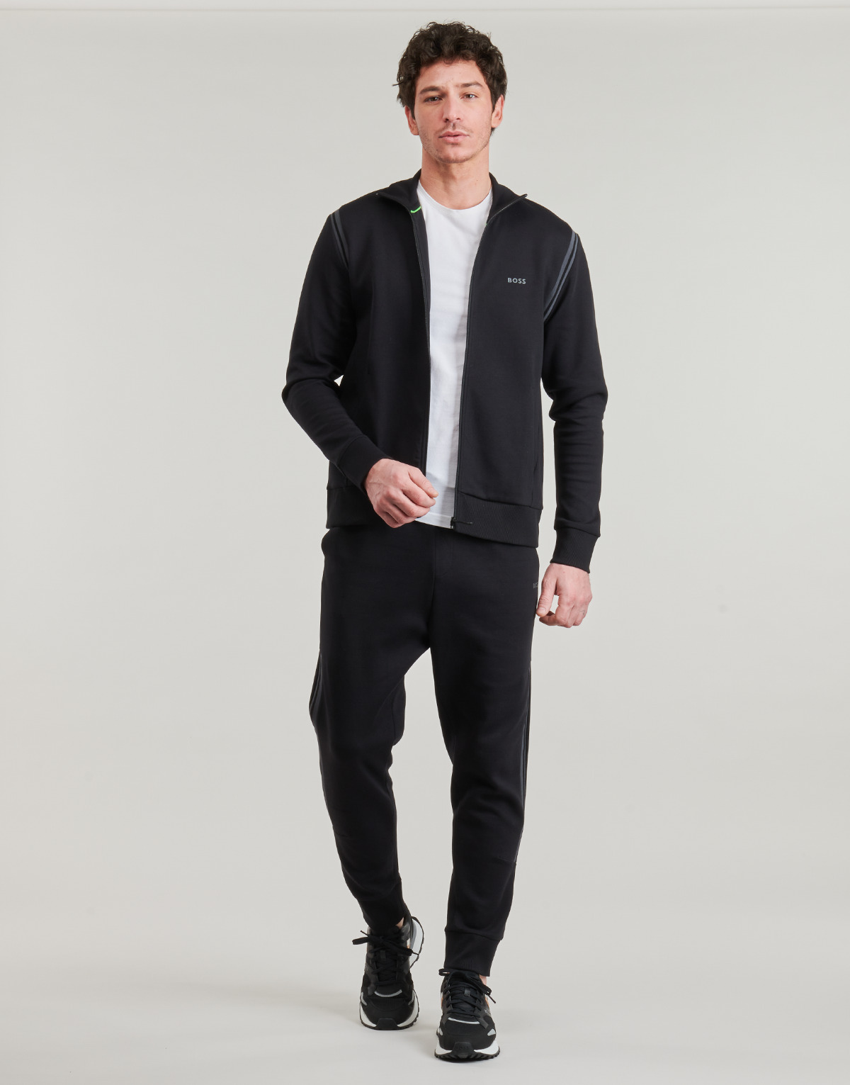 Odjeća Muškarci
 Dvodijelne trenirke BOSS Tracksuit Set Crna