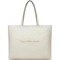 Torbe Žene
 Torbe Calvin Klein Jeans SCULPTED SLIM TOTE34 MONO K60K612222 Bijela