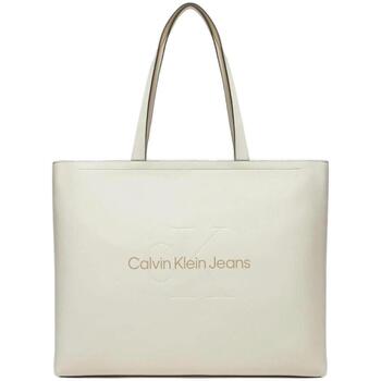 Torbe Žene
 Torbe Calvin Klein Jeans SCULPTED SLIM TOTE34 MONO K60K612222 Bijela