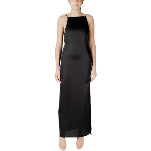 Odjeća Žene
 Duge haljine Only Onlchigo Life Strap Satin Maxi Wvn 15340535 Crna