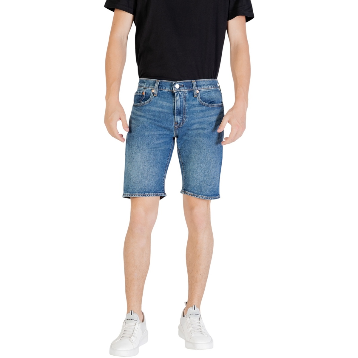 Odjeća Muškarci
 Bermude i kratke hlače Levi's 405 STANDARD SHORTS COMEBACK T 39864-0178 Plava