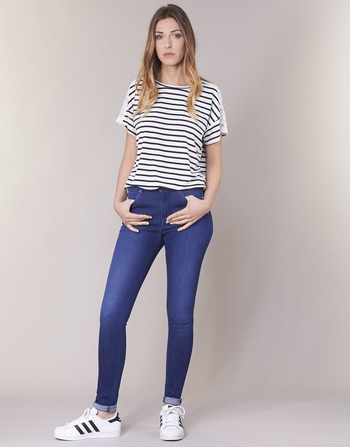 Odjeća Žene
 Skinny traperice Pepe jeans REGENT Plava / Ce2 / Cristaux / Swarorsky